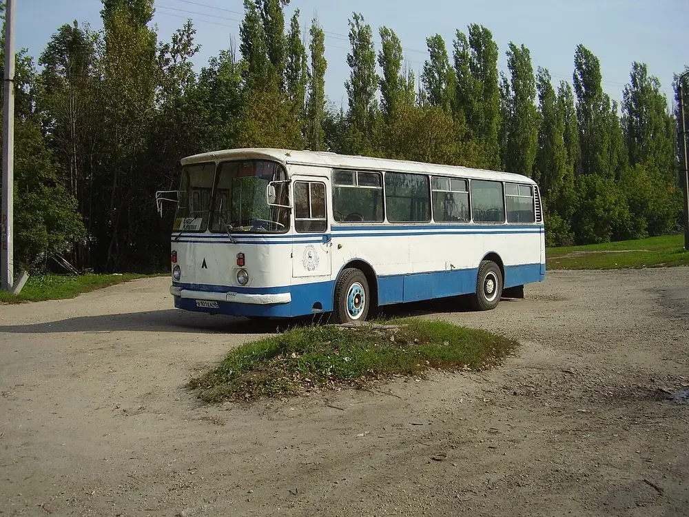 Bus LAZ-695